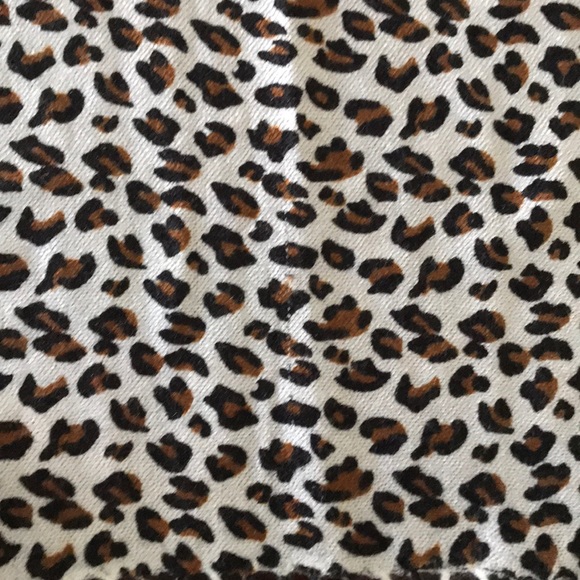 Leopard Print Pashmina Scarf - Picture 5 of 5